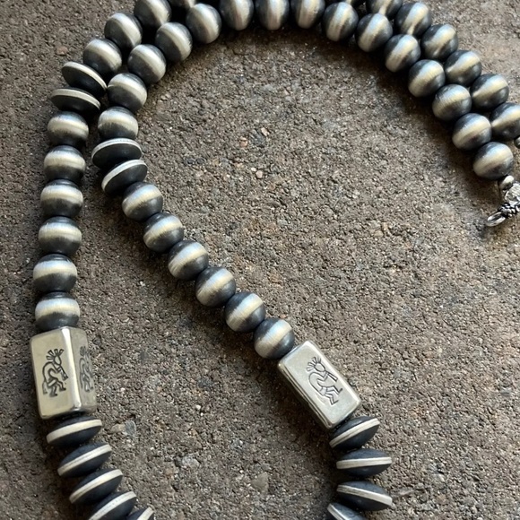 Sterling Silver 22 Inch Pearls W Kokopelli Barrel Bead Necklace.